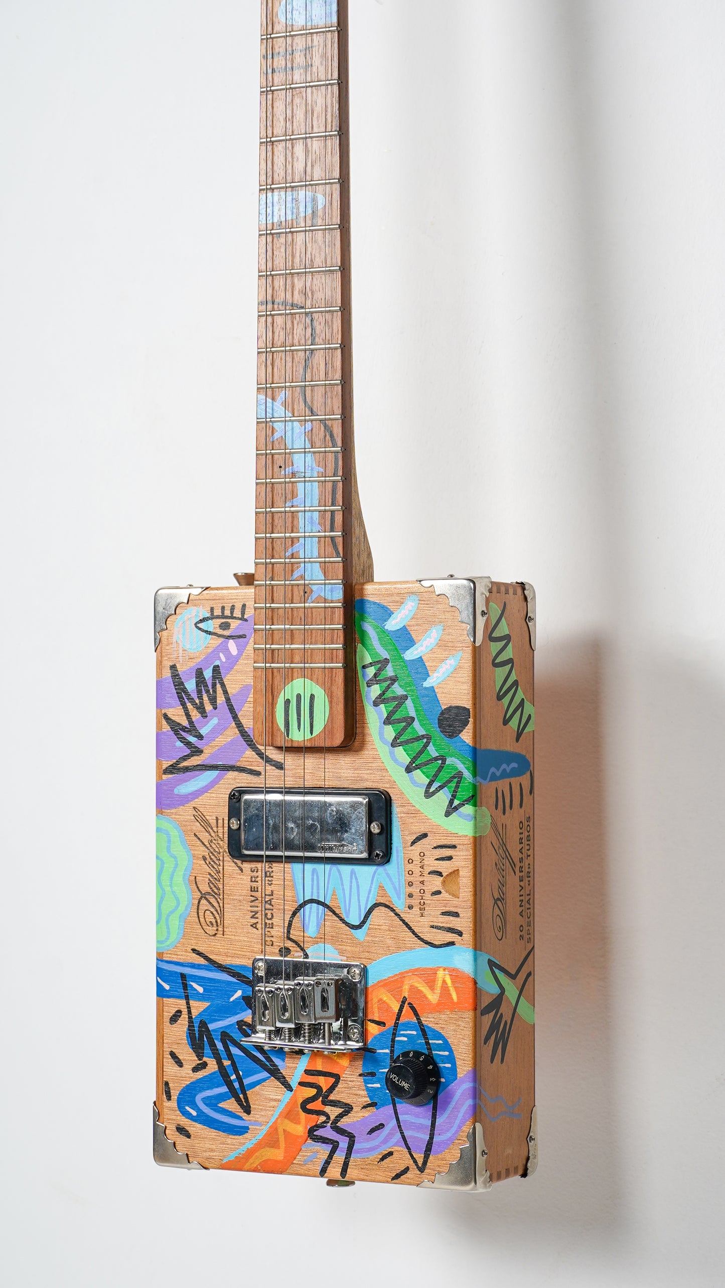 Howlin' Rooster X Tarsila Schubert -  4 string Cigar Box guitar