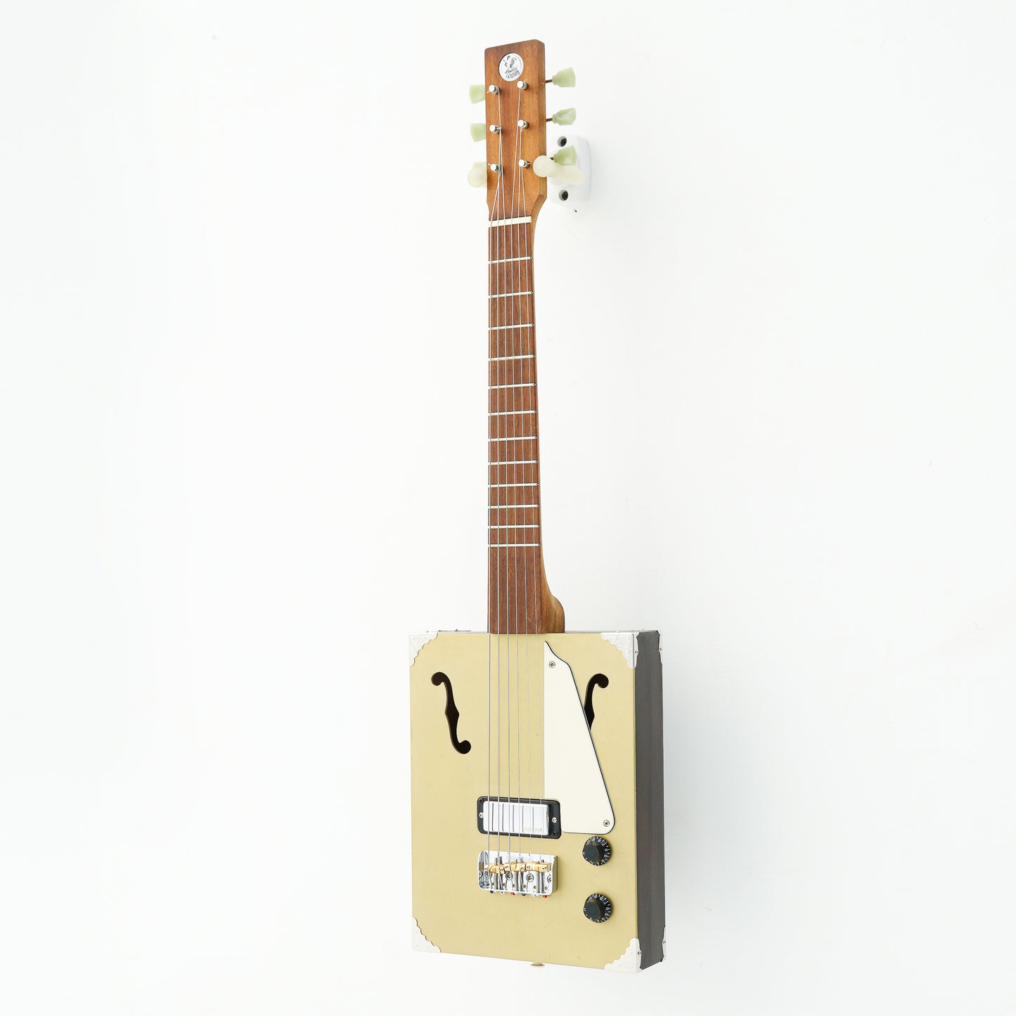 Cigar Box Guitar Model HRCBG6E