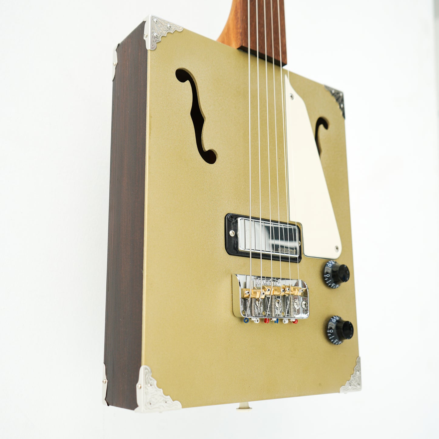 Cigar Box Guitar Model HRCBG6E