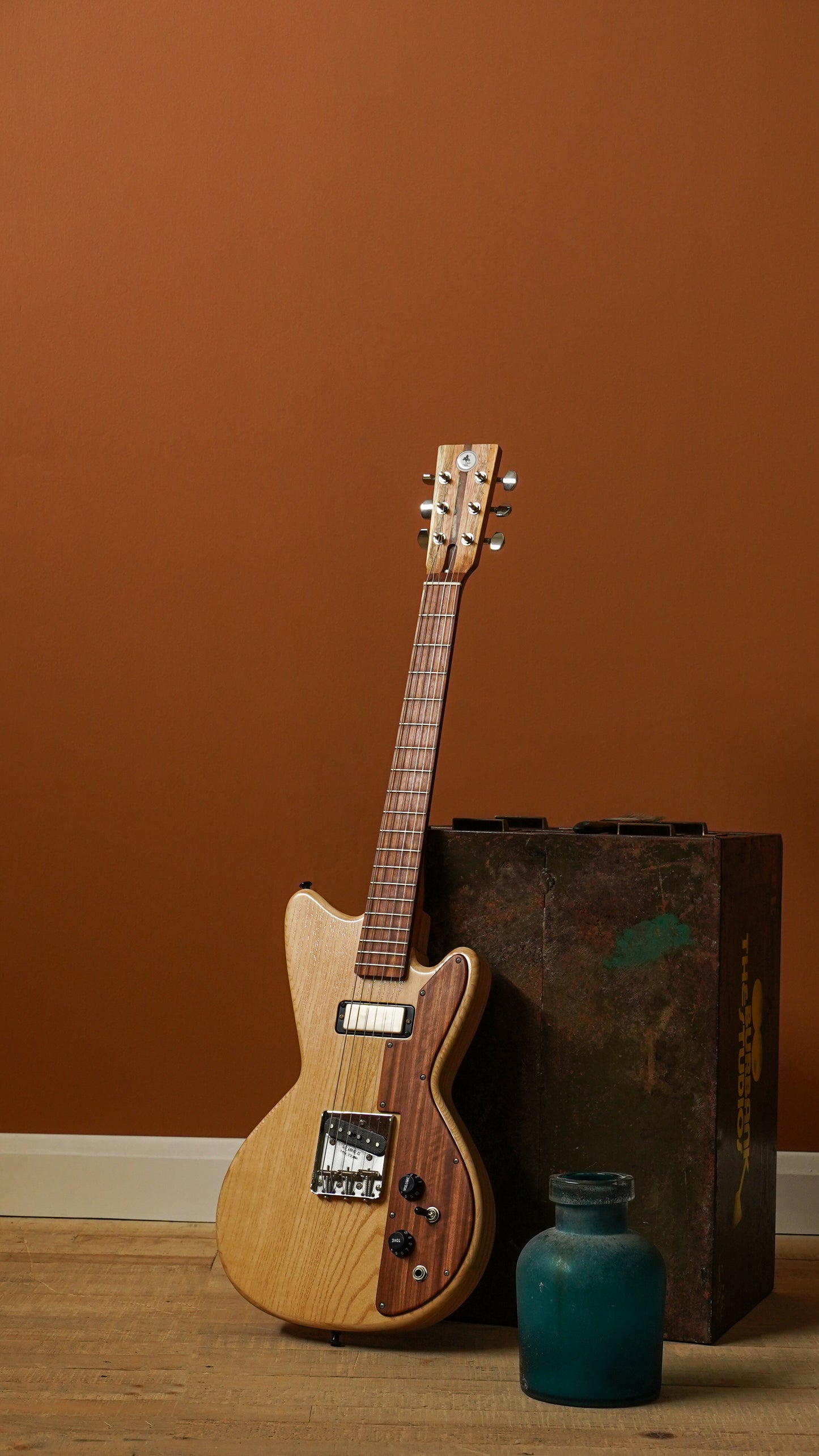 Electric Guitar Model HRSB8b