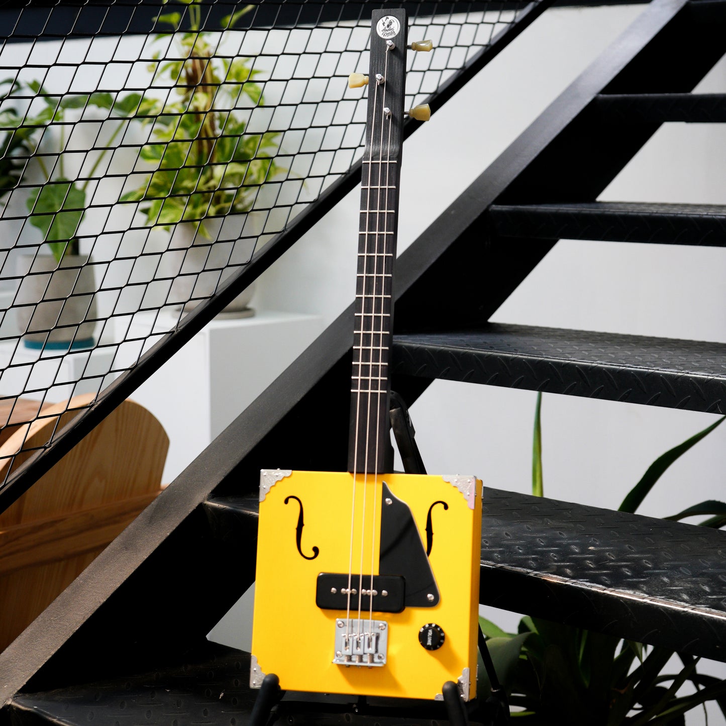 Cigar Box Guitar Model HCBG6E-TV Yellow